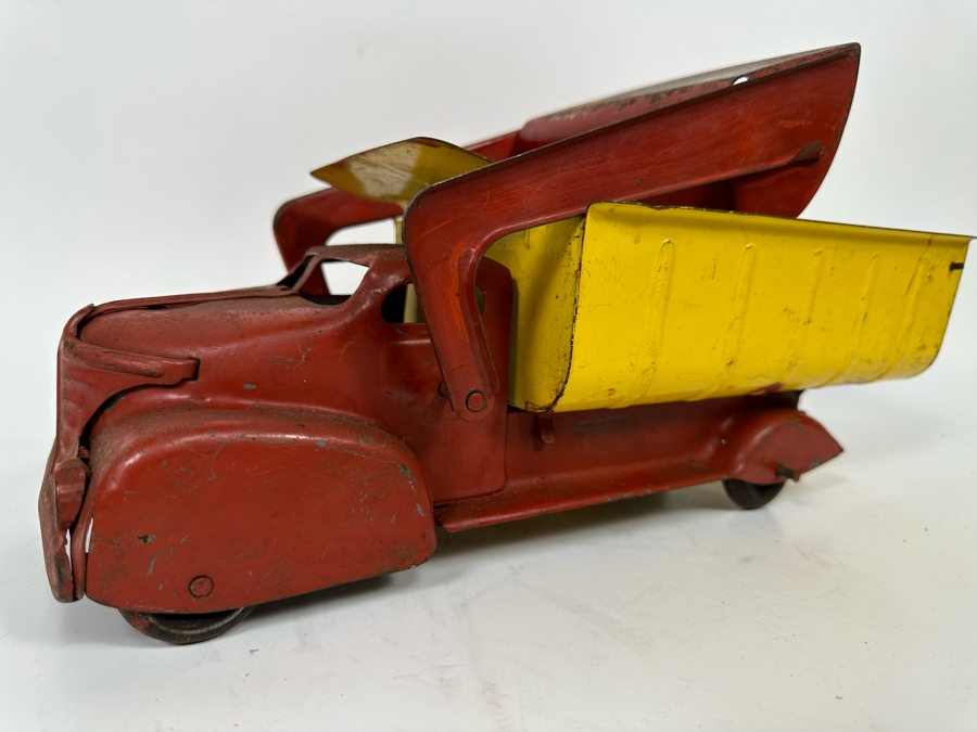 Vinage 1940s Marx Lumar Toy Truck Red / Yellow Sand Gravel Contractors Steel Dump Truck With Front Bucket 14W X 6D X 7H [Photo 8]