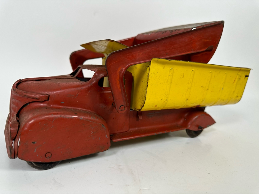 Vinage 1940s Marx Lumar Toy Truck Red / Yellow Sand Gravel Contractors Steel Dump Truck With Front Bucket 14W X 6D X 7H [Photo 16]