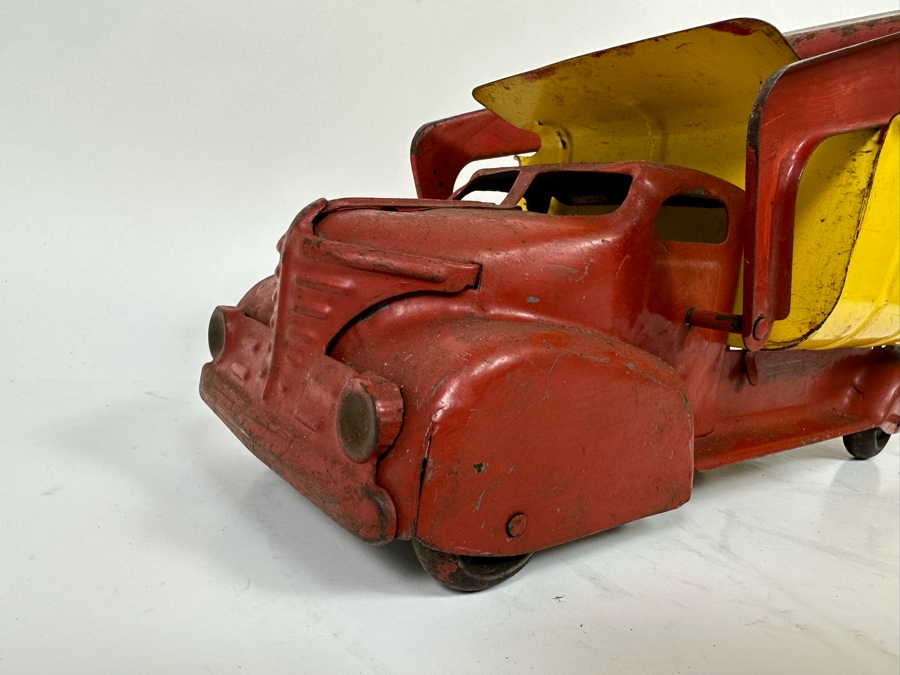Vinage 1940s Marx Lumar Toy Truck Red / Yellow Sand Gravel Contractors Steel Dump Truck With Front Bucket 14W X 6D X 7H [Photo 10]
