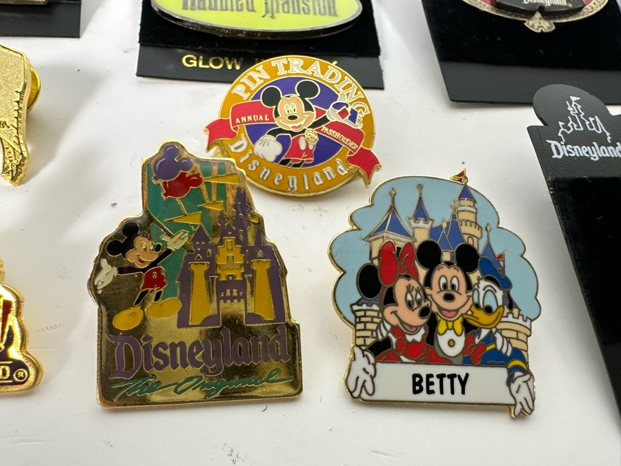 Collection Of Vintage Disneyland Trading Pins Some New On Cards 