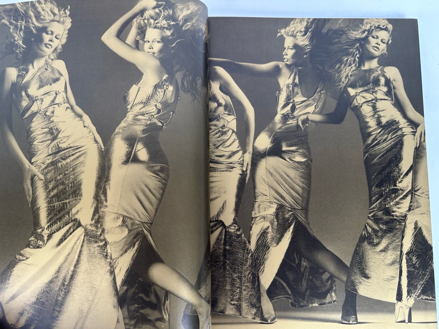 First Edition Book The Naked & The Dressed 20 Years Of Versace By Richard Avedon / Gianni Versace [Photo 6]