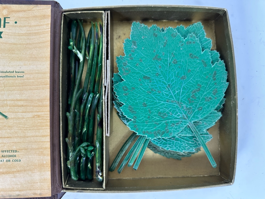Mid-Century Barware Natural Leaf Coasters / Mixers Ensemble With Twig Mixers And Leaf Coasters With Original Box [Photo 2]