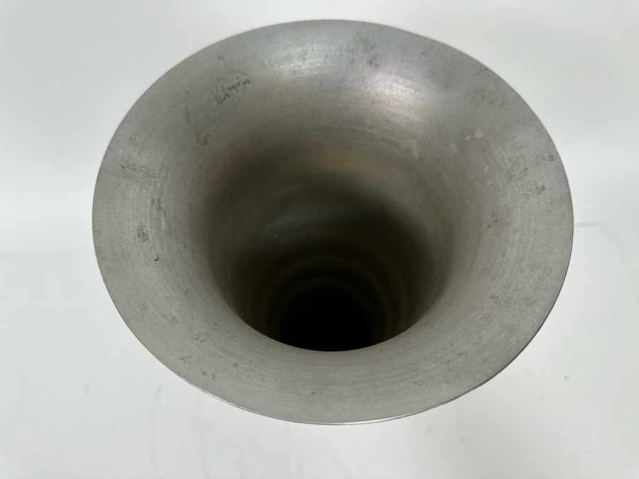 Vintage Art Deco WIRA Spun Brushed Aluminum Vase 10.5H [Photo 4]