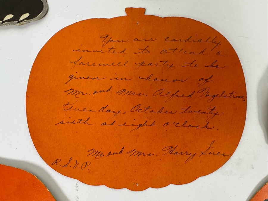 Collection Of Vintage Halloween Decorations [Photo 17]