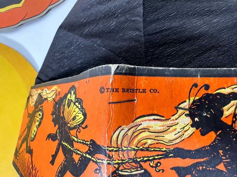 Collection Of Vintage Halloween Decorations [Photo 7]