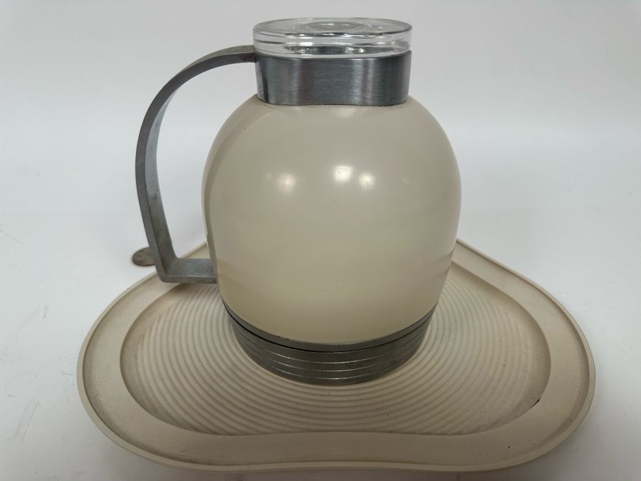 Henry Dreyfuss For Thermous Vintage Machine Age Art Deco Decanter 6W X 5.5H With Triangular Tray 9.5 X 9 1930s In Excellent Condition [Photo 7]