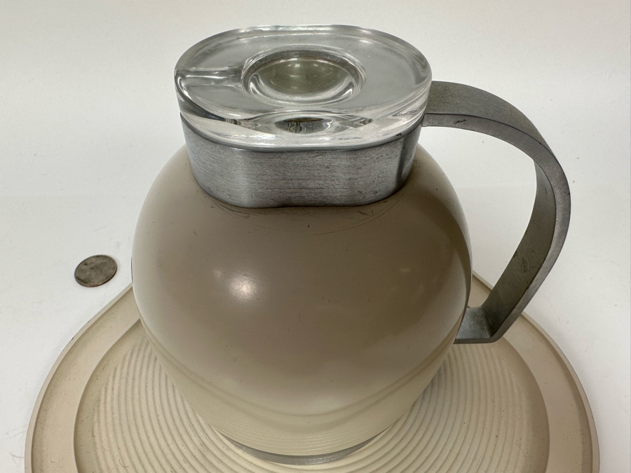 Henry Dreyfuss For Thermous Vintage Machine Age Art Deco Decanter 6W X 5.5H With Triangular Tray 9.5 X 9 1930s In Excellent Condition [Photo 5]