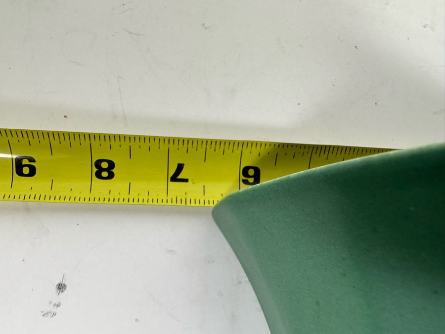 Keith Murray For Wedgwood England Signed Green Semi-Circular Fluted Wall Pocket Vase 6.5W X 3.5D X 8H [Photo 8]