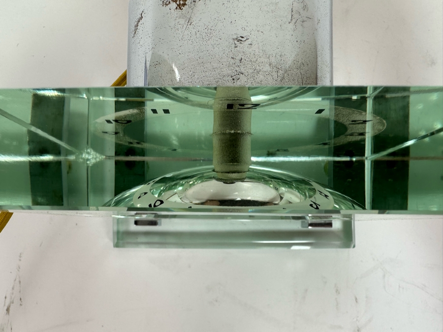 Vintage Art Deco Waltham Watch Co Lucite And Chrome Electric Desk Clock Not Working 5.25W X 2.5D X 5.25H [Photo 18]