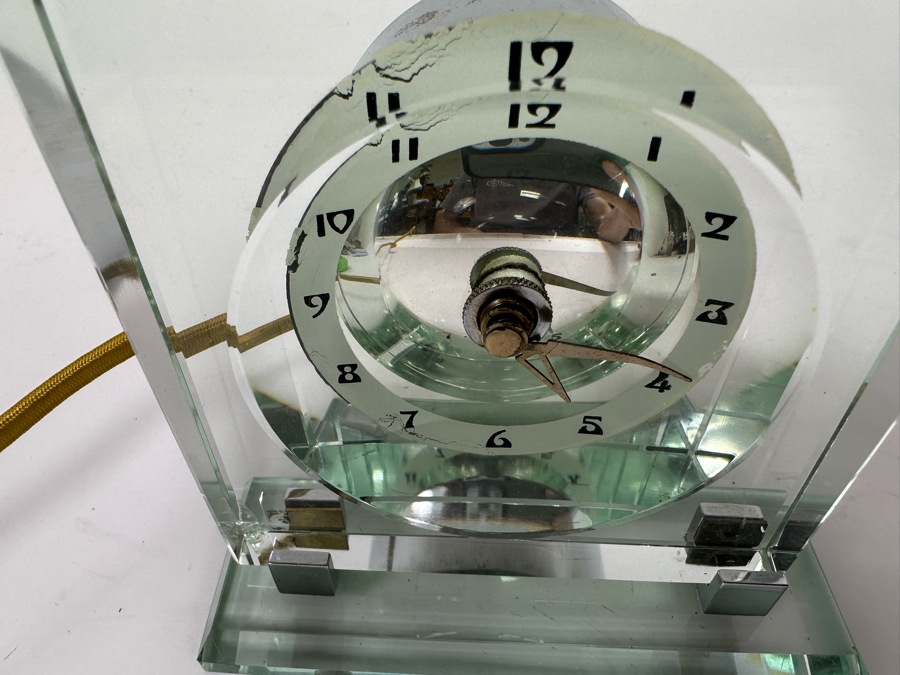 Vintage Art Deco Waltham Watch Co Lucite And Chrome Electric Desk Clock Not Working 5.25W X 2.5D X 5.25H [Photo 19]