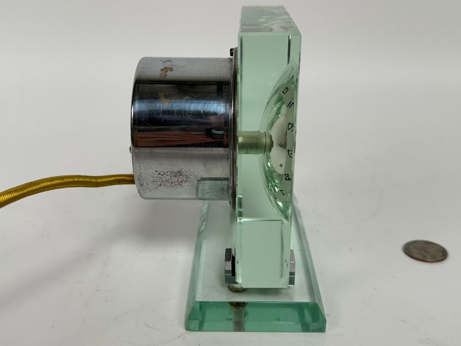 Vintage Art Deco Waltham Watch Co Lucite And Chrome Electric Desk Clock Not Working 5.25W X 2.5D X 5.25H [Photo 11]