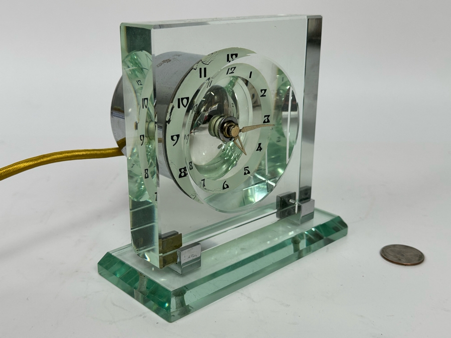 Vintage Art Deco Waltham Watch Co Lucite And Chrome Electric Desk Clock Not Working 5.25W X 2.5D X 5.25H [Photo 8]