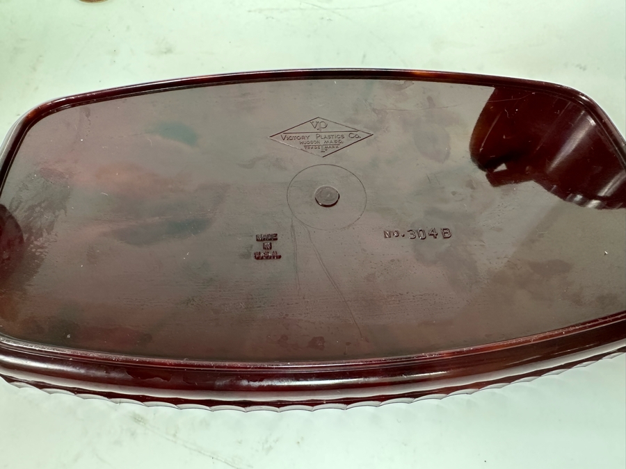 Pair Of Art Deco Victory Plastics Co VP Hudson MA Pitchers 7H With Tray [Photo 13]