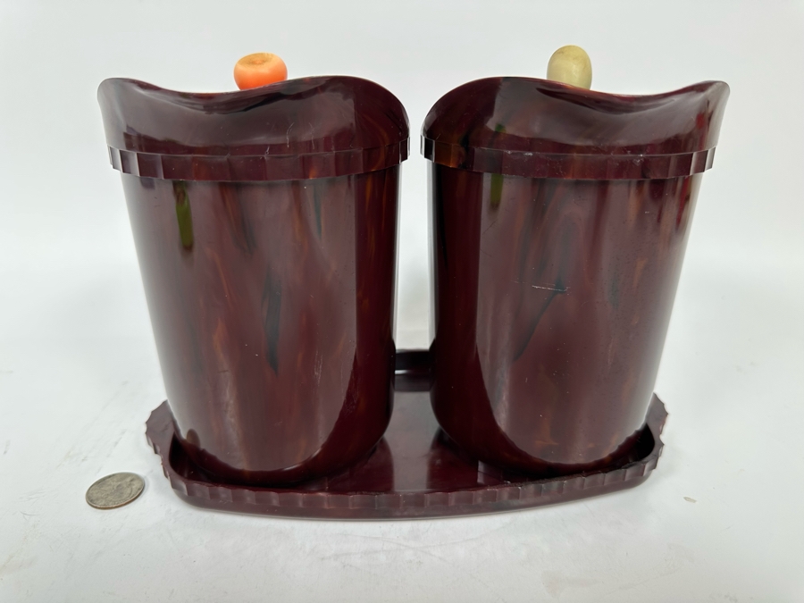 Pair Of Art Deco Victory Plastics Co VP Hudson MA Pitchers 7H With Tray [Photo 4]