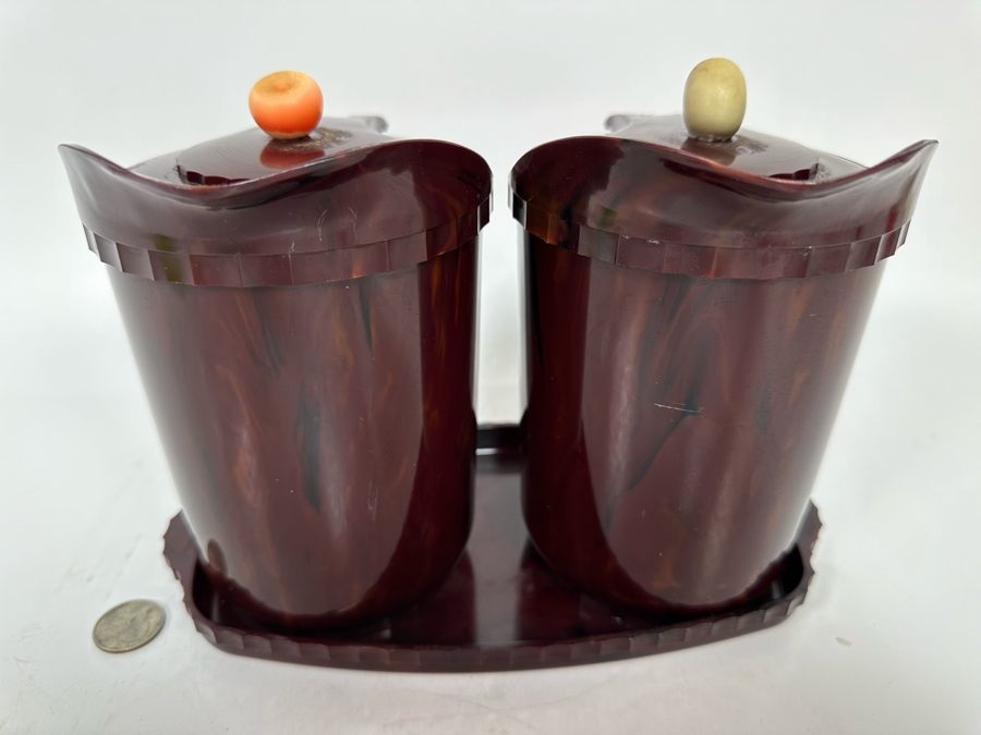 Pair Of Art Deco Victory Plastics Co VP Hudson MA Pitchers 7H With Tray [Photo 3]