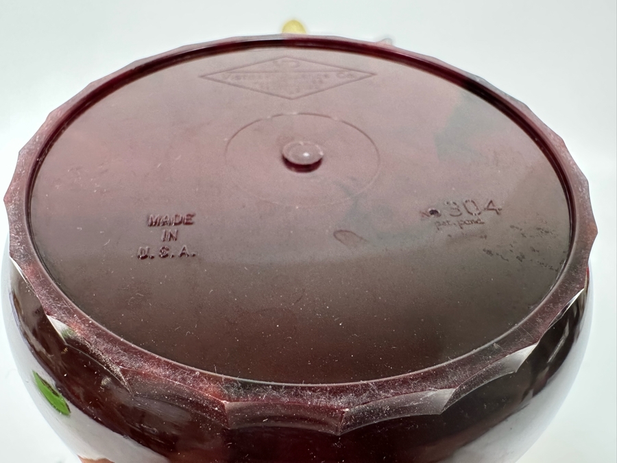 Pair Of Art Deco Victory Plastics Co VP Hudson MA Pitchers 7H With Tray [Photo 10]