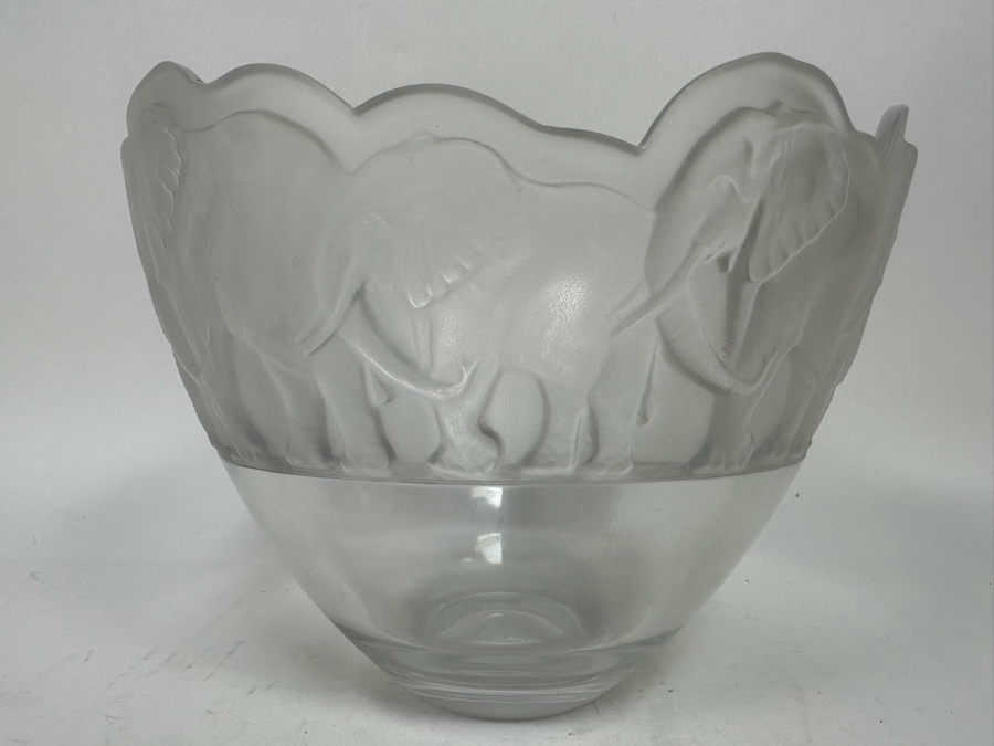 Nachtmann Crystal Bowl With Elephants Safari Signed 9W X 6 7/8H [Photo 3]