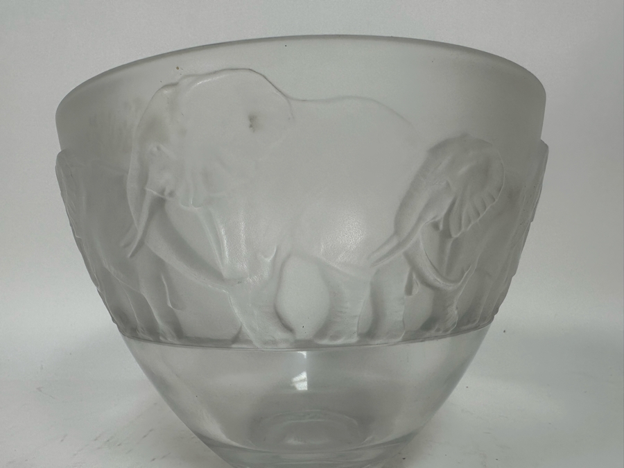 Nachtmann Crystal Bowl With Elephants Safari Signed 9W X 6 7/8H [Photo 7]