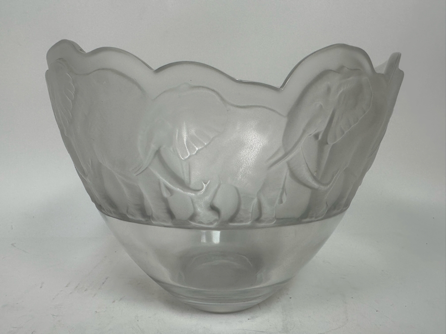 Nachtmann Crystal Bowl With Elephants Safari Signed 9W X 6 7/8H [Photo 2]