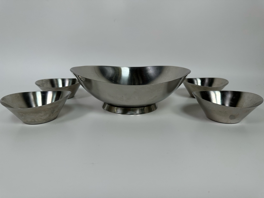 MG Denmark 18/8 Stainless Preferred Footed Serving Bowl 10.5W X 4H With Four Matching Salad Bowls 5W X 1.5H [Photo 5]