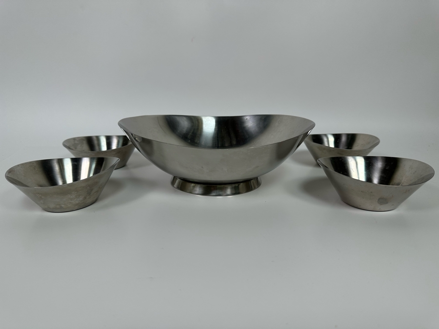 MG Denmark 18/8 Stainless Preferred Footed Serving Bowl 10.5W X 4H With Four Matching Salad Bowls 5W X 1.5H [Photo 6]
