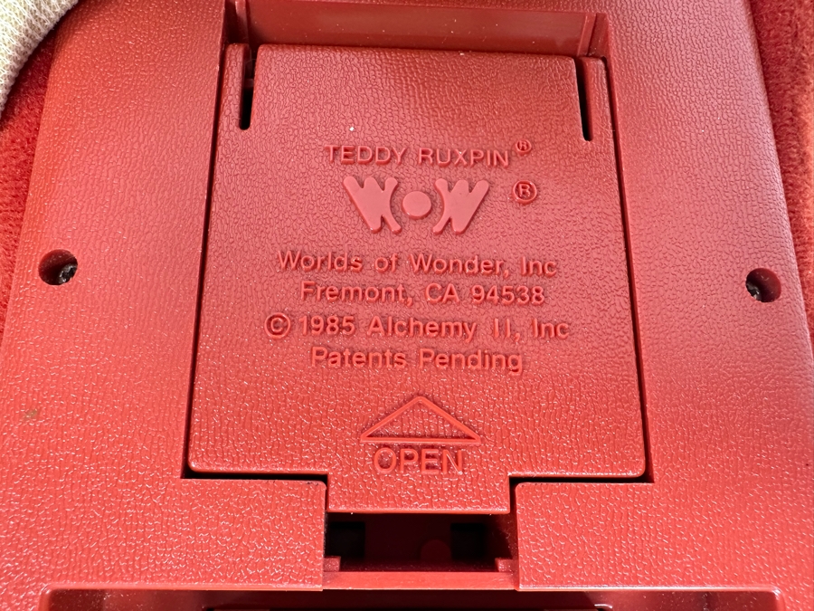 Vintage 1985 Teddy Ruxpin Worlds Of Wonder Mechanical Talking Toy Bear [Photo 9]