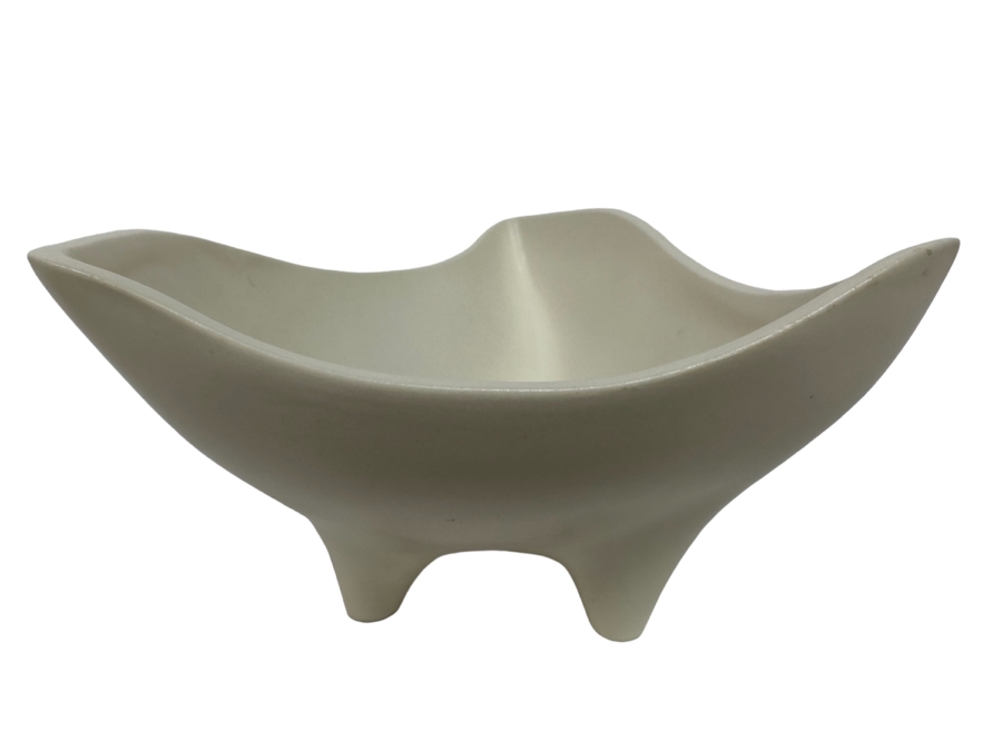 Vintage Mid-Century Modern Stanford Sebring O USA White Pottery Freeform Footed Bowl 10.5W X 6.5D X 4.5H