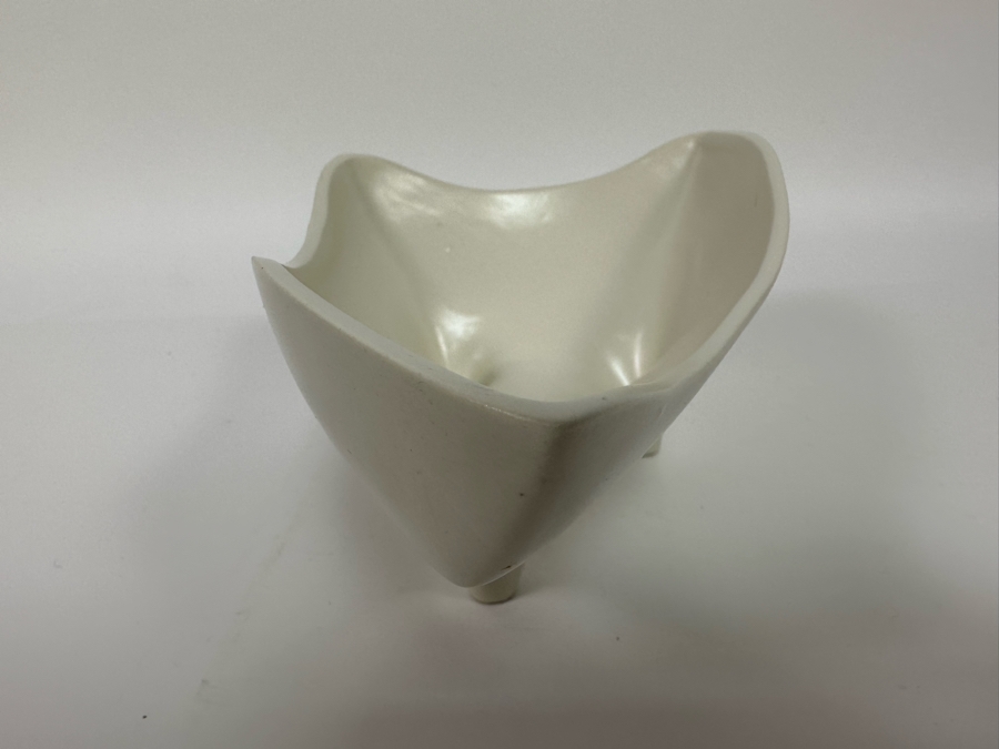 Vintage Mid-Century Modern Stanford Sebring O USA White Pottery Freeform Footed Bowl 10.5W X 6.5D X 4.5H [Photo 9]