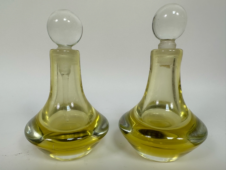 Vintage Italian Murano Glass Set Featuring Lidded Box And Pair Of Perfume Bottles With Broken Stoppers [Photo 9]