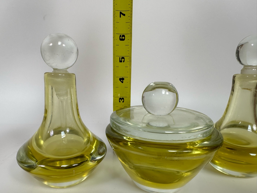 Vintage Italian Murano Glass Set Featuring Lidded Box And Pair Of Perfume Bottles With Broken Stoppers [Photo 15]