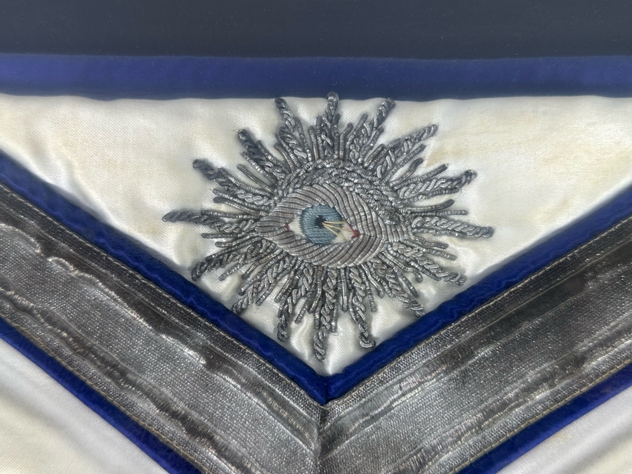 Vintage Masonic International Masonry Master Mason Apron 14 X 12 In Shadow Box Frame 24 X 20 Presented To W. Dri. Joseph Zausner Master, 1953 By Mount Neboh No. 257 [Photo 7]