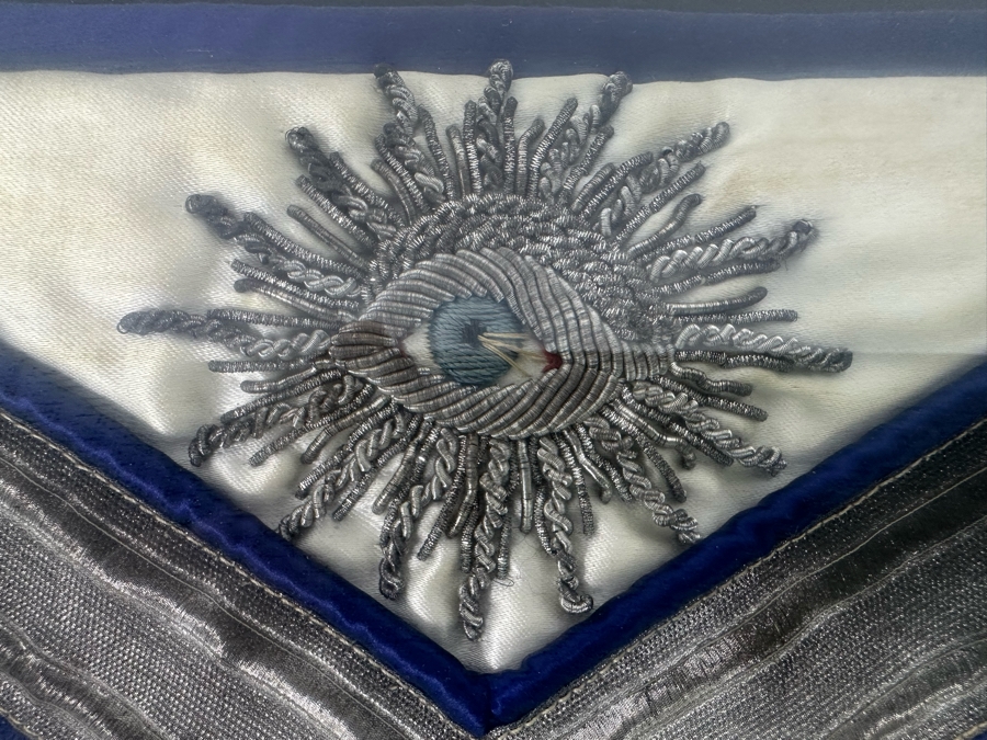 Vintage Masonic International Masonry Master Mason Apron 14 X 12 In Shadow Box Frame 24 X 20 Presented To W. Dri. Joseph Zausner Master, 1953 By Mount Neboh No. 257 [Photo 8]