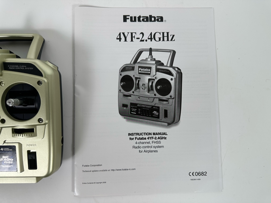 Pair Of Mechanical Animal Puppets With Remote Control Designed By Lunas Puppets For A TV Commercial Photo Shoot (Untested) [Photo 18]