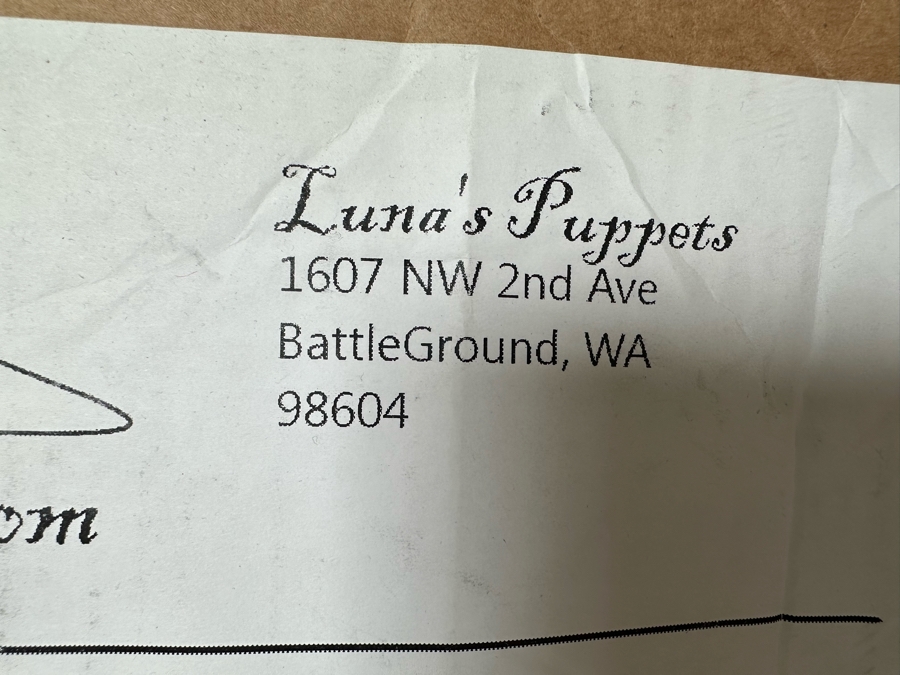 Pair Of Mechanical Animal Puppets With Remote Control Designed By Lunas Puppets For A TV Commercial Photo Shoot (Untested) [Photo 21]