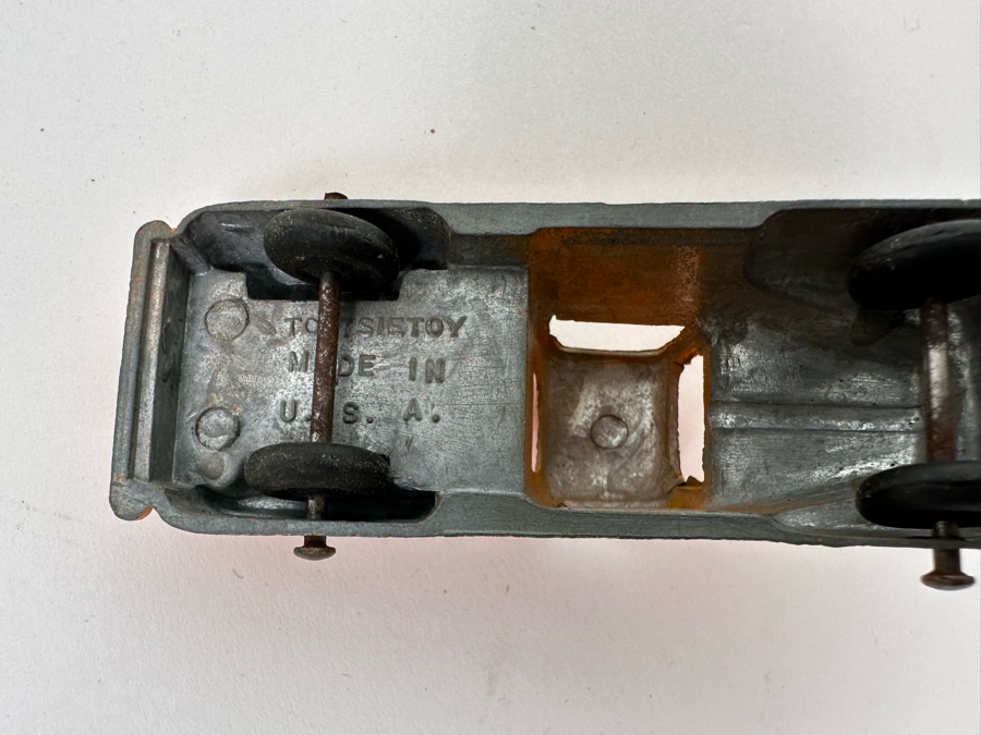 Vintage TootsieToy Pan American Airways Set With Box (See Photos) Plus TootsieToy Metal Cars And Pair Of TWA Friction Toys Planes [Photo 29]