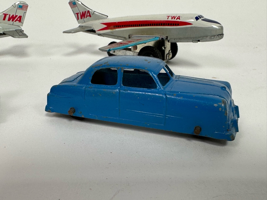 Vintage TootsieToy Pan American Airways Set With Box (See Photos) Plus TootsieToy Metal Cars And Pair Of TWA Friction Toys Planes [Photo 26]