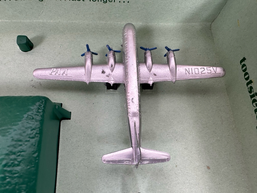 Vintage TootsieToy Pan American Airways Set With Box (See Photos) Plus TootsieToy Metal Cars And Pair Of TWA Friction Toys Planes [Photo 5]