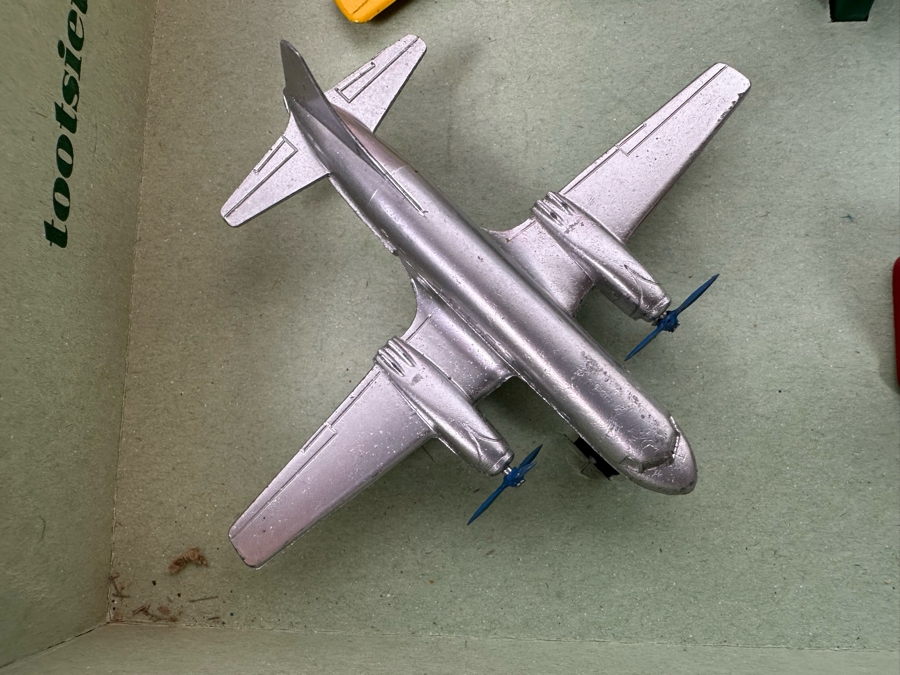 Vintage TootsieToy Pan American Airways Set With Box (See Photos) Plus TootsieToy Metal Cars And Pair Of TWA Friction Toys Planes [Photo 8]