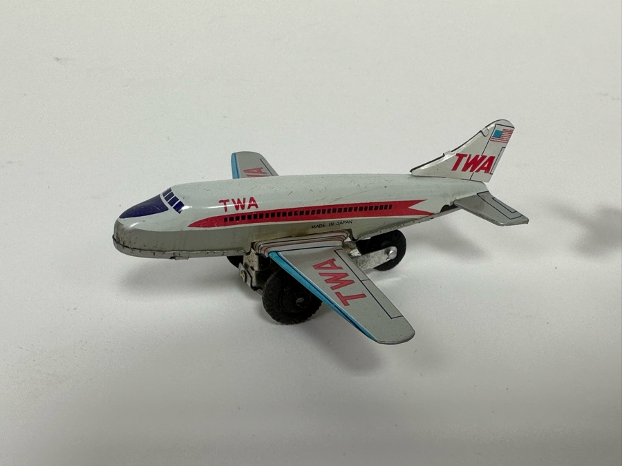 Vintage TootsieToy Pan American Airways Set With Box (See Photos) Plus TootsieToy Metal Cars And Pair Of TWA Friction Toys Planes [Photo 28]