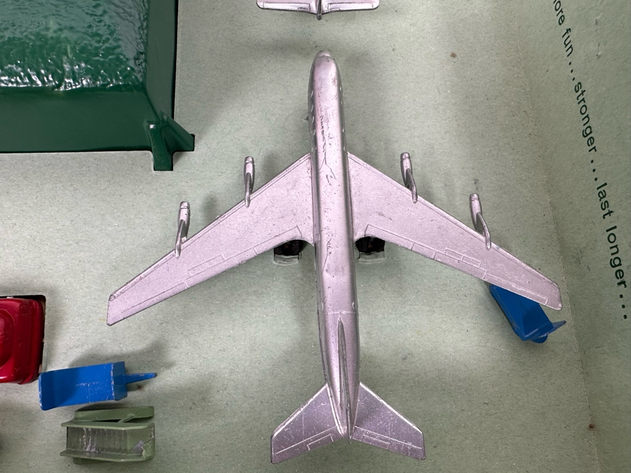 Vintage TootsieToy Pan American Airways Set With Box (See Photos) Plus TootsieToy Metal Cars And Pair Of TWA Friction Toys Planes [Photo 6]