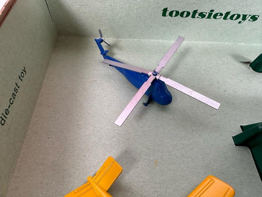 Vintage TootsieToy Pan American Airways Set With Box (See Photos) Plus TootsieToy Metal Cars And Pair Of TWA Friction Toys Planes [Photo 10]