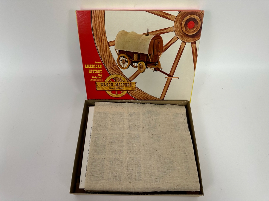 Wagon Masters Scale Models Wooden Sheepherder's Wagon With Box [Photo 5]