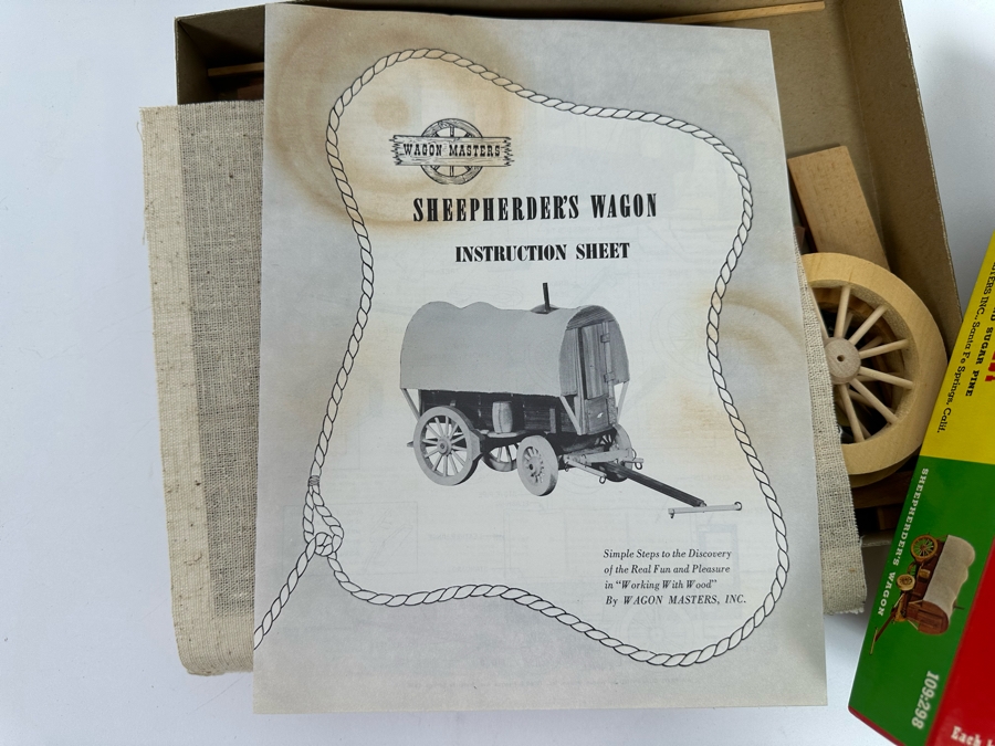 Wagon Masters Scale Models Wooden Sheepherder's Wagon With Box [Photo 9]