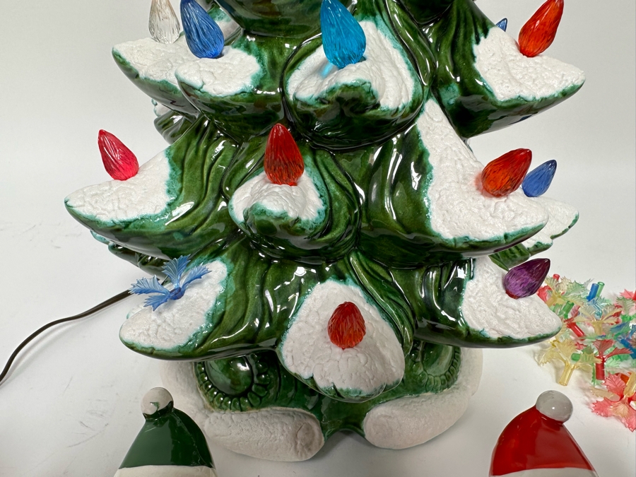 Vintage Ceramic Lighted Christmas Tree By Atlantic Mold Stella 1979 With Four NOEL Figurines [Photo 4]