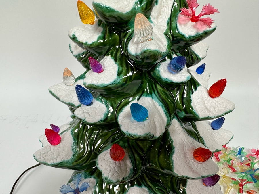 Vintage Ceramic Lighted Christmas Tree By Atlantic Mold Stella 1979 With Four NOEL Figurines [Photo 6]