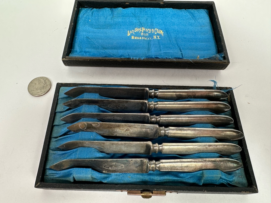 Landers Frary & Clark Knife Set [Photo 4]