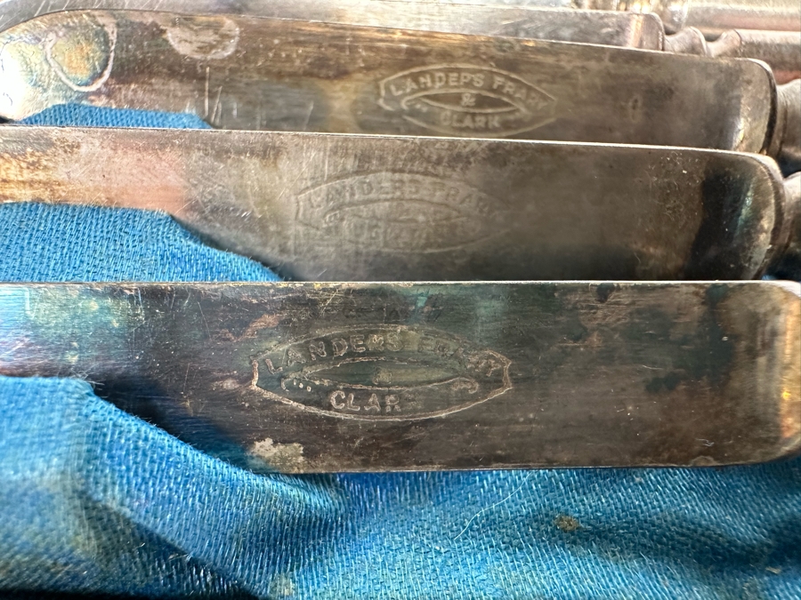 Landers Frary & Clark Knife Set [Photo 5]