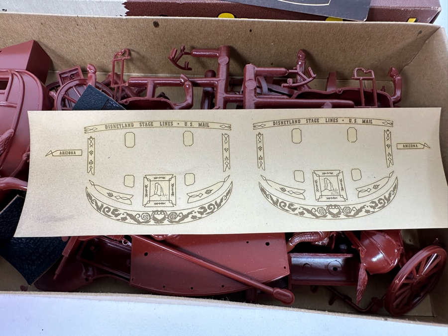 Walt Disney's Disneyland Stage Coach Plastic Model Kit By Strombecker With Box 10.5W [Photo 12]
