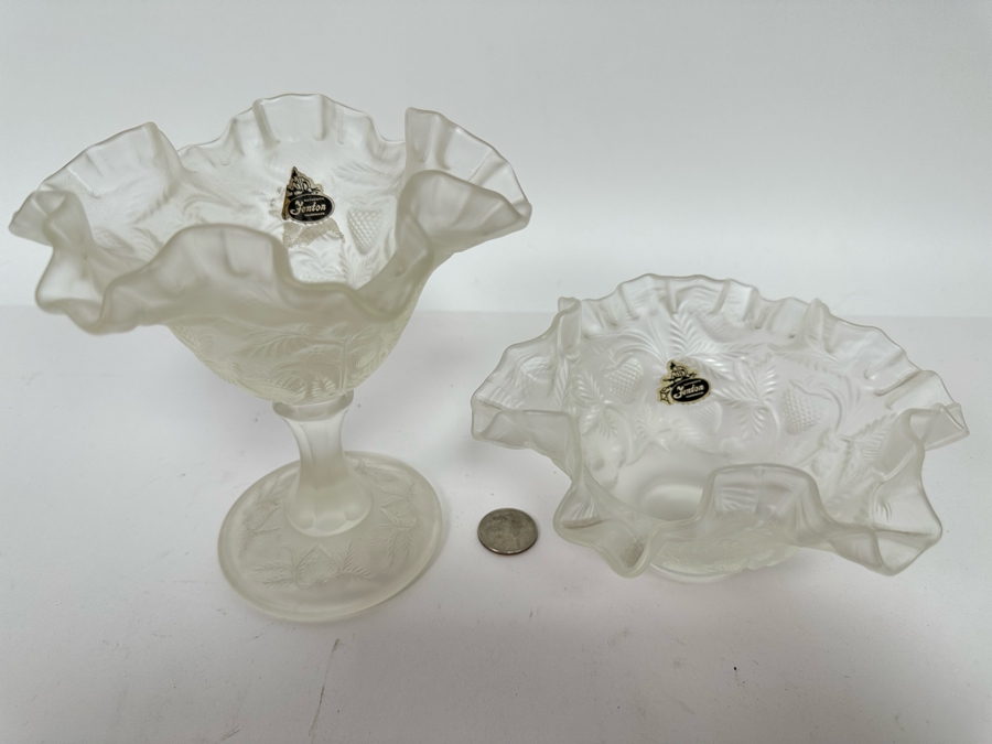 Pair Of Vintage Fenton Frosted Ruffled Strawberry Pattern Glass Bowls 6H And 3H [Photo 3]