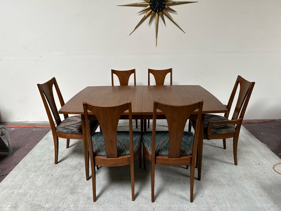 Mid-Century Modern Broyhill Dining Table 40W X 50D X 30H With Three 12' Leaves And Six Chairs - See Photos For Extra Leaves [Photo 4]